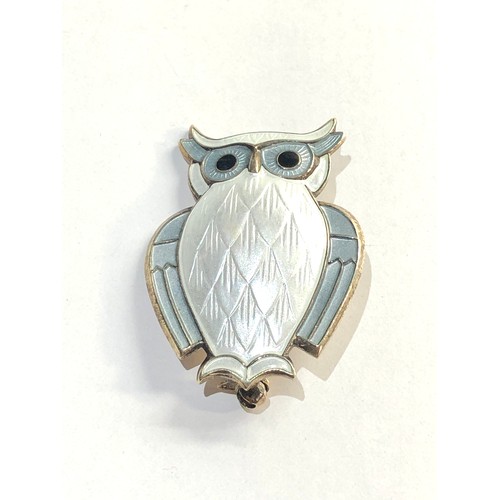 16 - Silver & Enamel David Andersen owl brooch, this brooch is in good overall condition