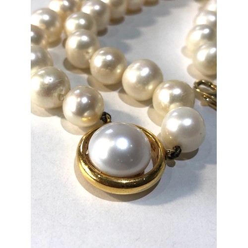 200 - 14ct clasp pearl necklace