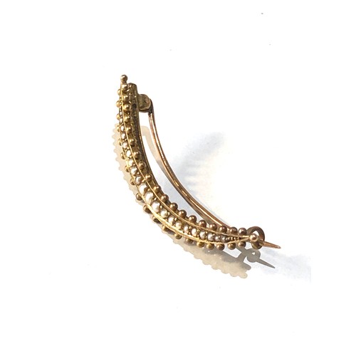 218 - 15ct gold seed pearl crescent brooch weight 3.2g