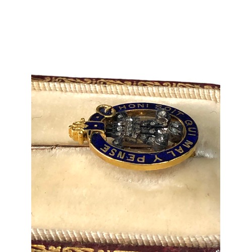 139 - 18ct gold rose diamond and enamel royal commemorative  pin boxed weight 3.1g