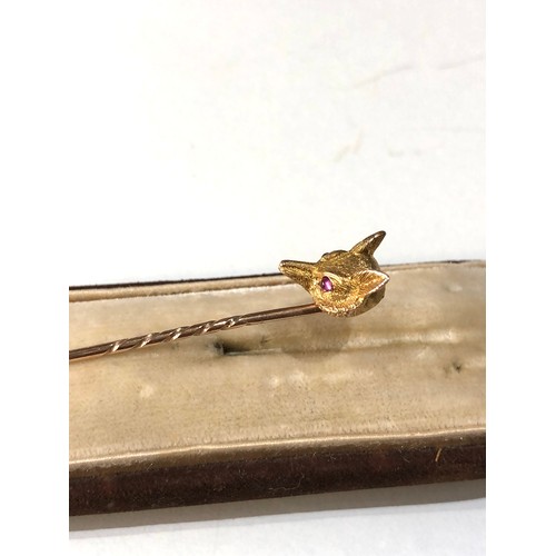 206 - Antique 15ct gold fox stick pin