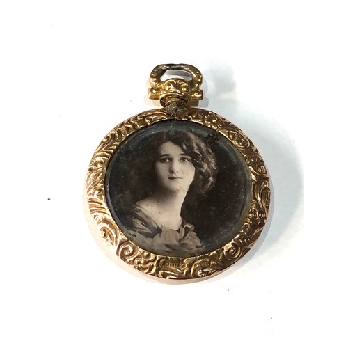 266 - 9ct gold victorian locket