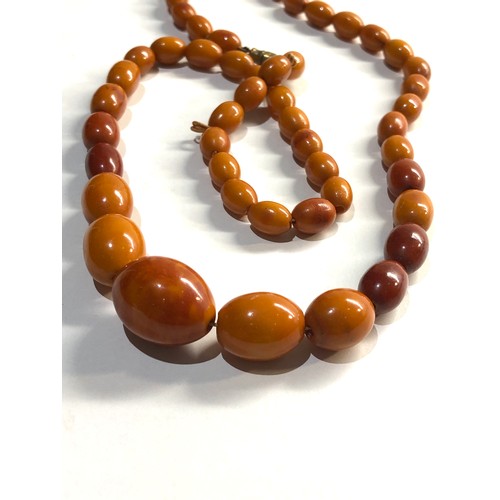 219 - Amber type necklace weight 30g