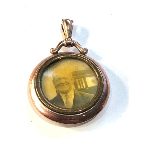 55 - Antique 9ct  gold picture pendant measures approx 4.6cm by 3cm widest points weight 4.9g