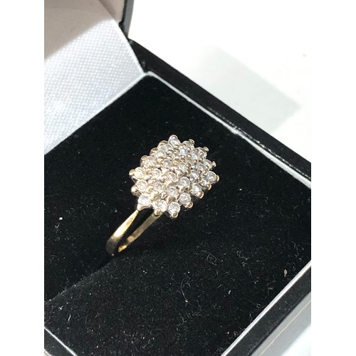 85 - 18ct gold diamond cluster ring .50 weight 2.90g