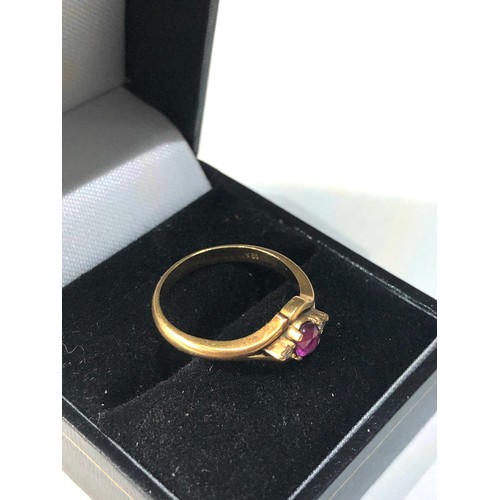 122 - 18ct gold ruby and diamond ring weight 3.6g