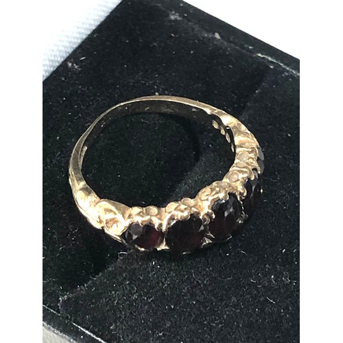 170 - 9ct gold garnet ring