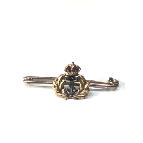 159 - Boxed 9ct gold royal navy sweetheart brooch measurEs approx 4.1cm by 1.6cm weight 2.6g