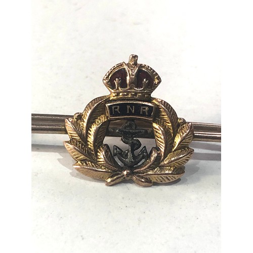 159 - Boxed 9ct gold royal navy sweetheart brooch measurEs approx 4.1cm by 1.6cm weight 2.6g