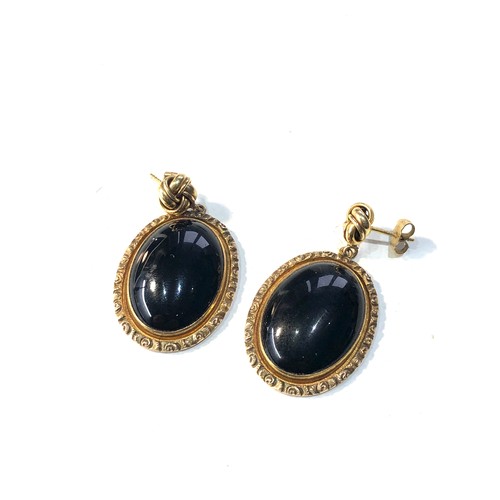 230 - 9ct gold onyx earrings eack measures approx 4.2cm drop by 2.3cm wide total weight 16g