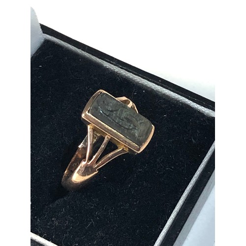 188 - antique 9ct rose gold carved hard-stone cameo ring