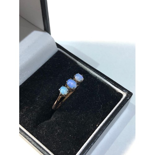 113 - Vintage 9ct gold opal ring