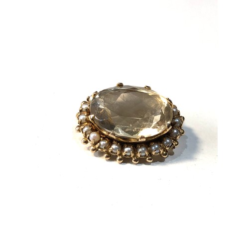 102 - Vintage 9ct gold citrine & seed-pearl brooch measures approx 2.7cm by 2.1cm weight 9.1g