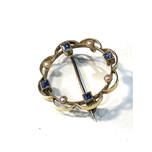 101 - 15ct gold sapphire and seed-pearl brooch weight 3.6g