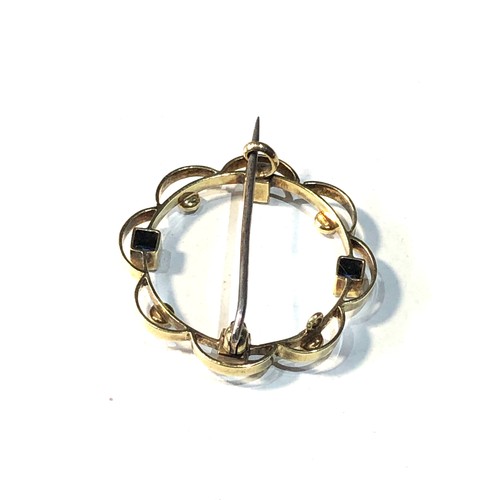 101 - 15ct gold sapphire and seed-pearl brooch weight 3.6g