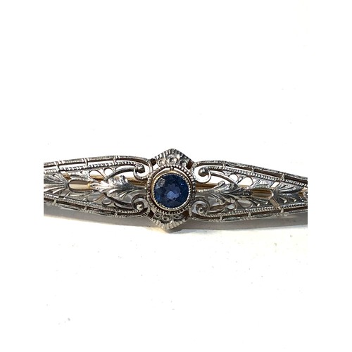 81 - Vintage 14ct gold and platinum sapphire brooch measures approx 5.3cm by 1cm weight