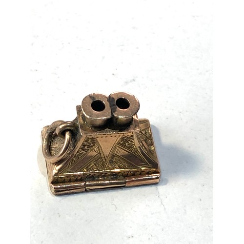 82 - Rare opening 9ct gold binoculars charm