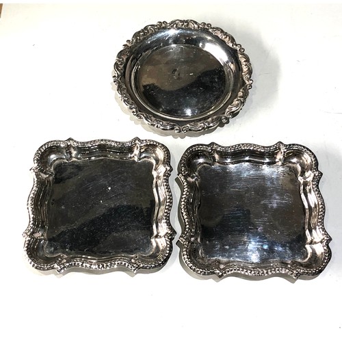 24 - 3 small continental silver dishes weight 200g