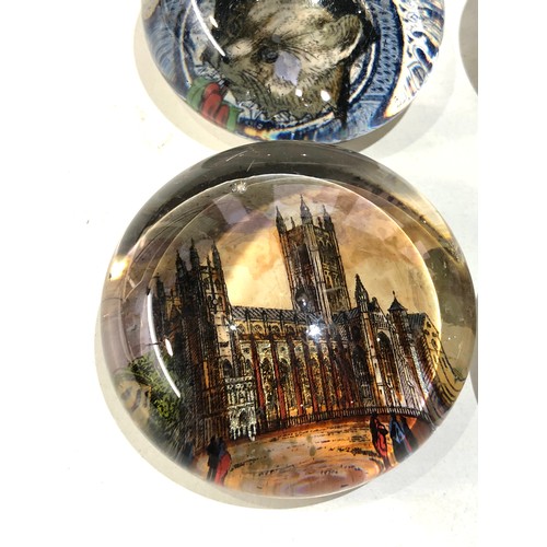 462 - 6 Vintage scenic glass paperweights