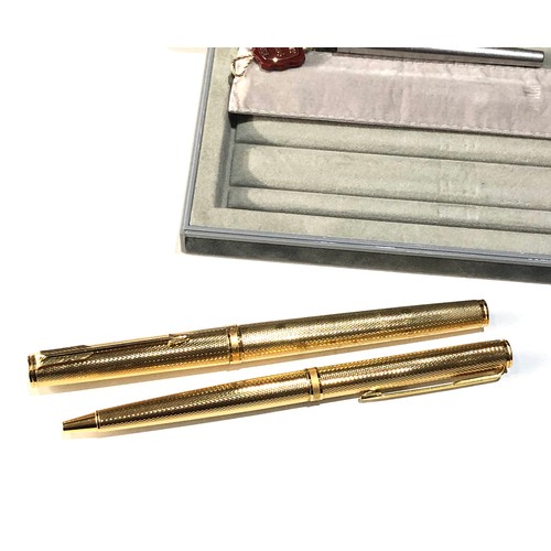 482 - Parker the premier collection 18ct gold nib fountain pen and ballpoint pen in box with booklet