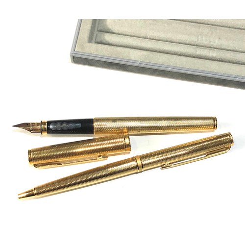 482 - Parker the premier collection 18ct gold nib fountain pen and ballpoint pen in box with booklet