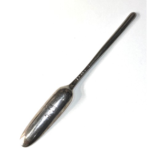 34 - Fine antique silver marrow spoon measures approx 22.5cm London silver hallmarks