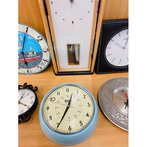 82 - 6 New wall clocks, all battery operated, all untested