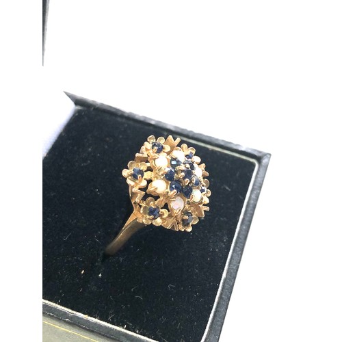 171 - 9ct gold opal sapphire flower cluster ring weight 3.5g