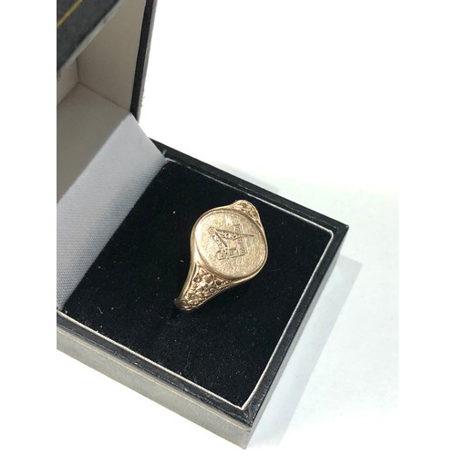 156 - Vintage 9ct gold signet ring masonic engraving weight 6.7g