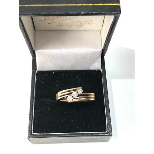 119 - 9ct gold diamond fancy band ring trilogy weight 4.1g