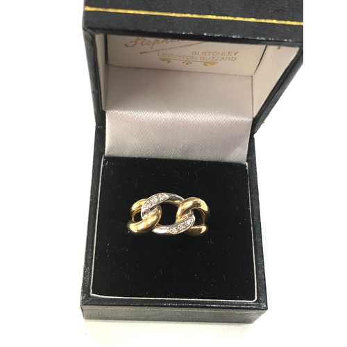 174 - 18ct gold diamond chain link design ring weight 7.2g