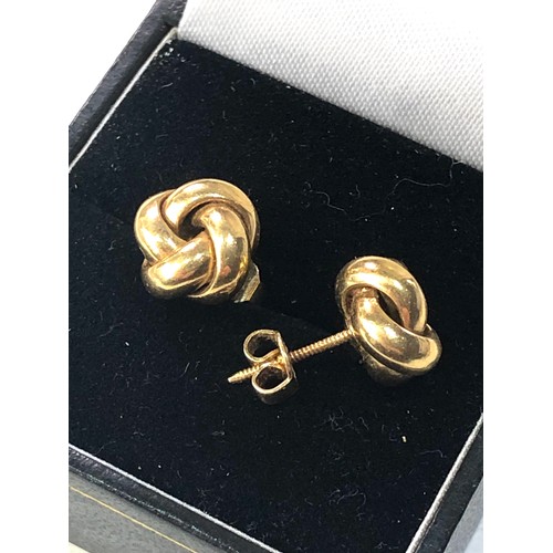 190 - 18ct classic twist design screw stud earrings head measures approx 1.1cm dia weight 4.2g