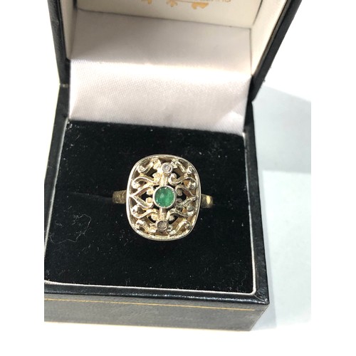 298 - Vintage 18ct gold emerald diamond lattice ring weight 4.1g