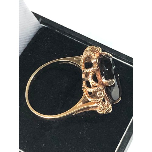 135 - 10ct gold cocktail ring by trubrite weight 4.9g