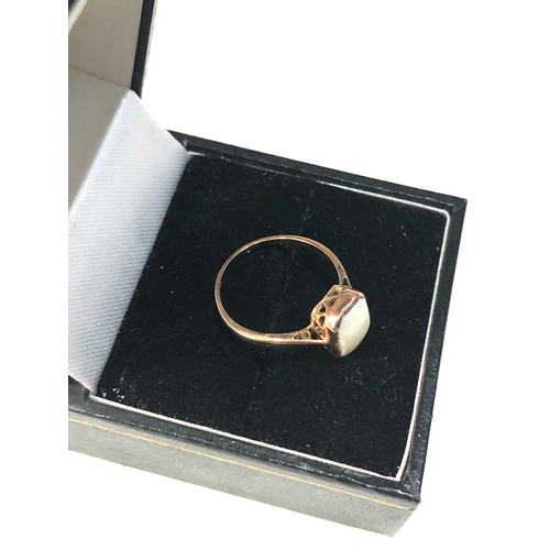 142 - Vintage 9ct  gold opal solitaire ring weight 1.3g