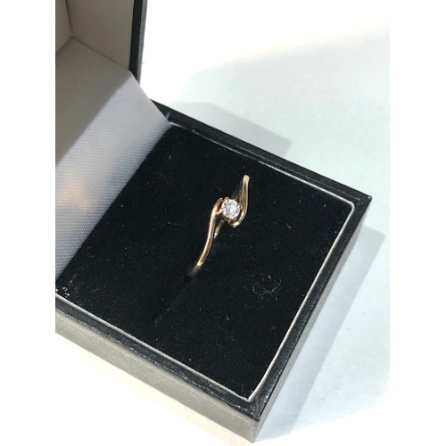 162 - 9ct gold diamond twist solitaire weight 1g