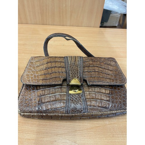 59 - 2 Vintage ladies handbags