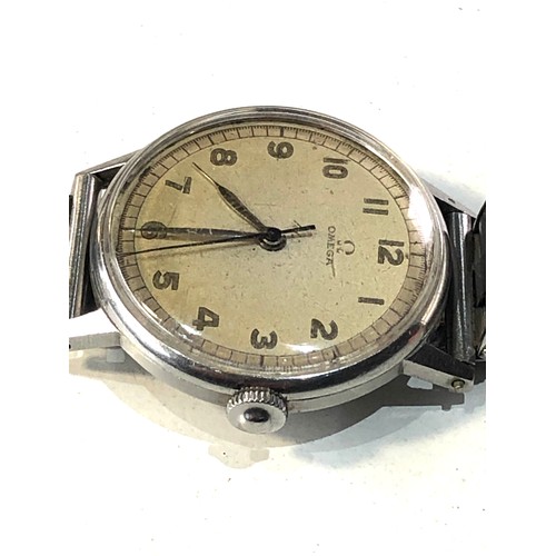 70 - Early Vintage Omega centre second minute dial gents wristwatch stainless steel case watch is ticking... 