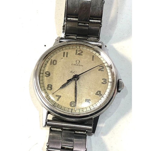 70 - Early Vintage Omega centre second minute dial gents wristwatch stainless steel case watch is ticking... 