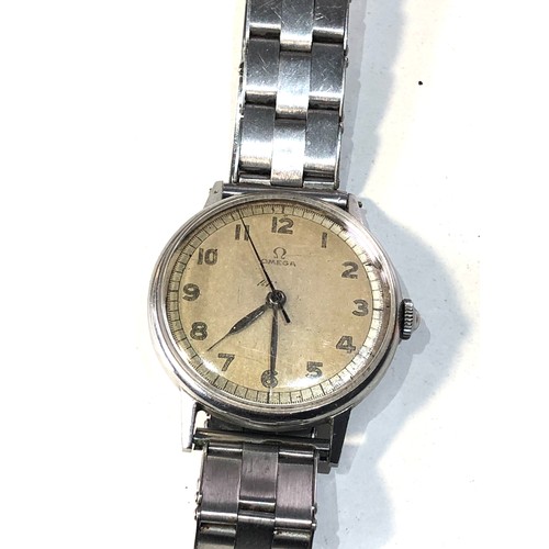 70 - Early Vintage Omega centre second minute dial gents wristwatch stainless steel case watch is ticking... 