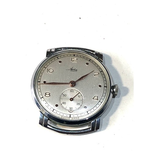 82 - Vintage Avia gents wristwatch in good condition large size stainless steel case case measures approx... 