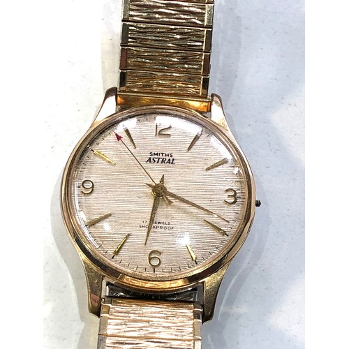 94 - Vintage Smiths Astral gents wristwatch watch is not ticking no warranty given spares or repair  rela... 