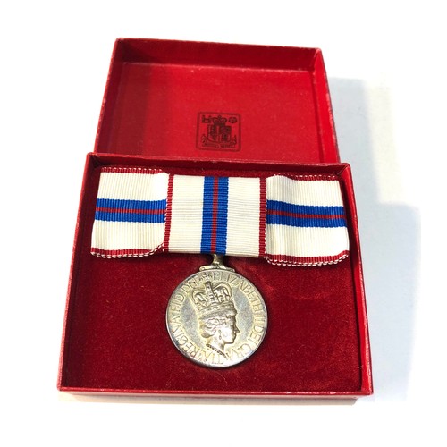 505 - Boxed ladies ER.11 1977 silver jubilee medal