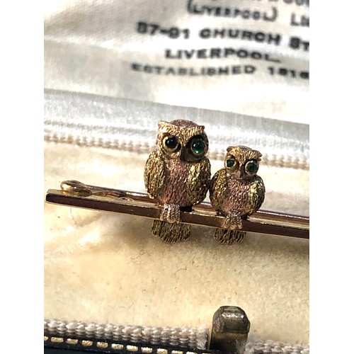 329 - Fine Boxed antique 9ct 2 coloured gold novelty owl pin brooch owls set with jewelled eyes measures a... 