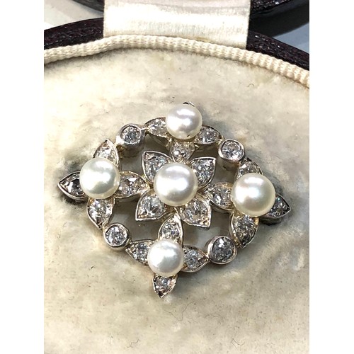 340 - Fine boxed white gold Diamond and pearl brooch set with approx 1.50ct diamonds meaures approx 2.8cm ... 