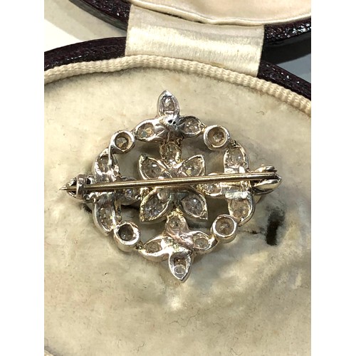 340 - Fine boxed white gold Diamond and pearl brooch set with approx 1.50ct diamonds meaures approx 2.8cm ... 