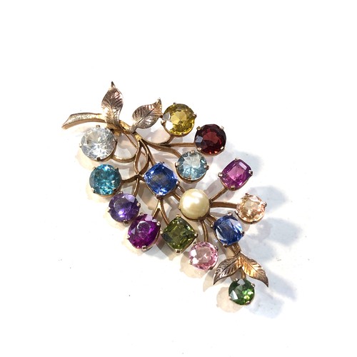 350 - Vintage gold gem set leaf brooch measures approx 5.1cm by 2.8cm weight 10.3g