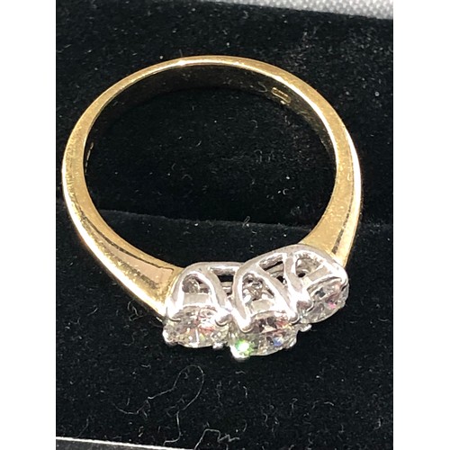 354 - 18ct gold diamond trilogy ring set with 3 diamonds 0.85ct good condition