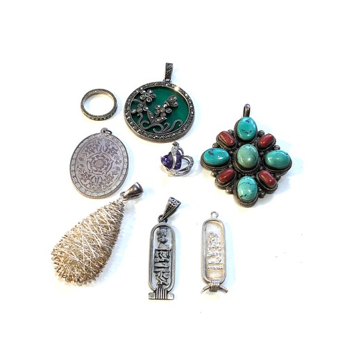 460 - Selection of vintage silver jewellery pendants etc