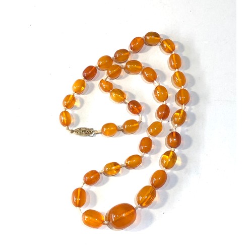 377 - Antique / vintage amber bead necklace weight 27g